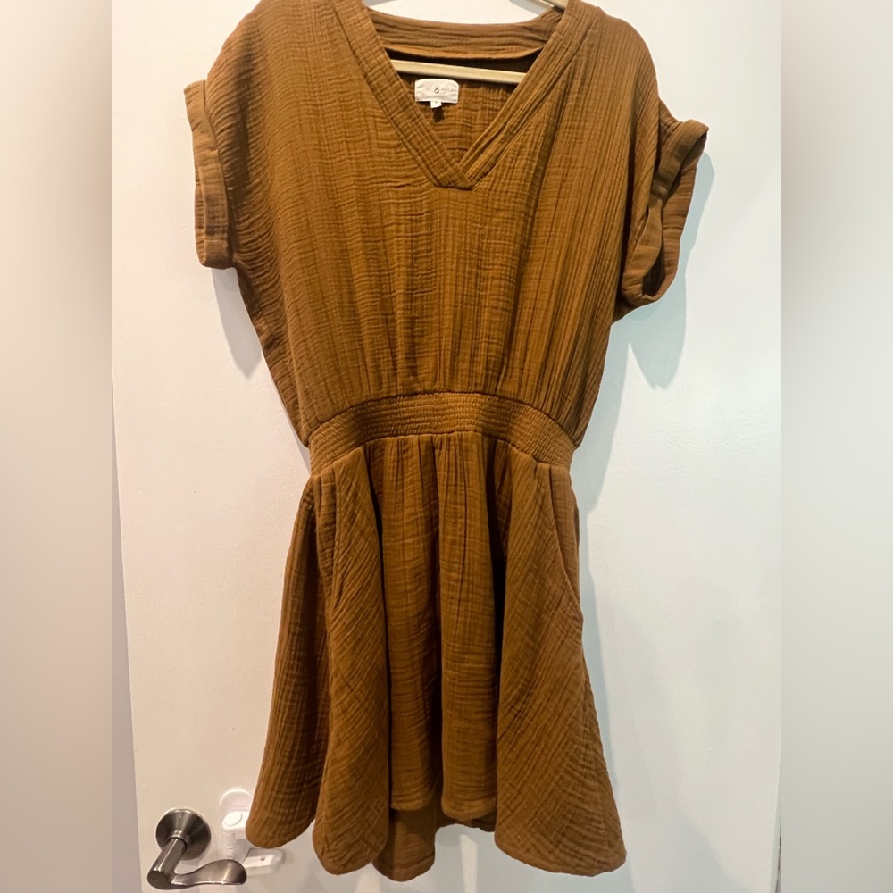 NWT - Lou & Grey (from Loft) Triple Cloth V-Neck Smocked Dress - Small